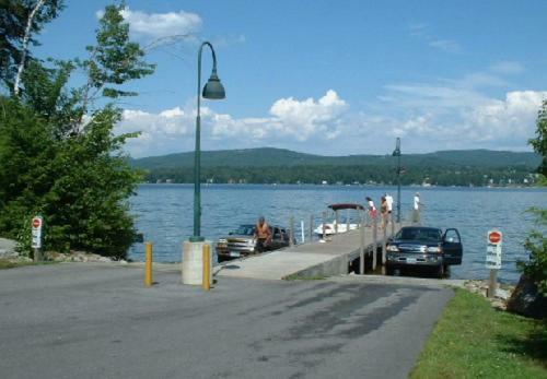 ホテルNewfound Lake Bristol エクステリア 写真